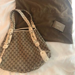 AUTHENTIC GUCCI PELHAM HOBO W/DUST BAG & AUTH CARD